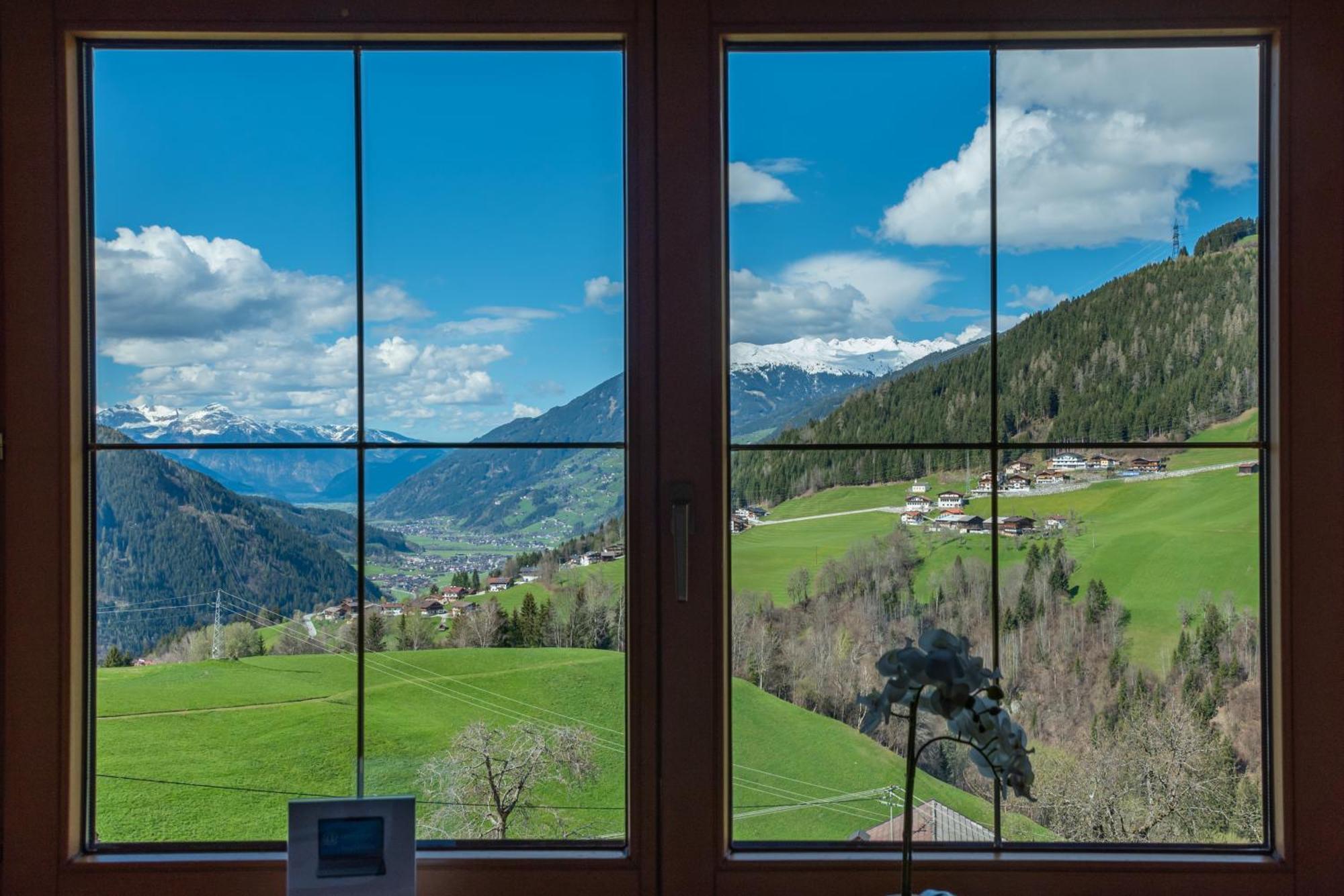 Ferienwohnung Ausblick Zillertal Hainzenberg Exterior photo